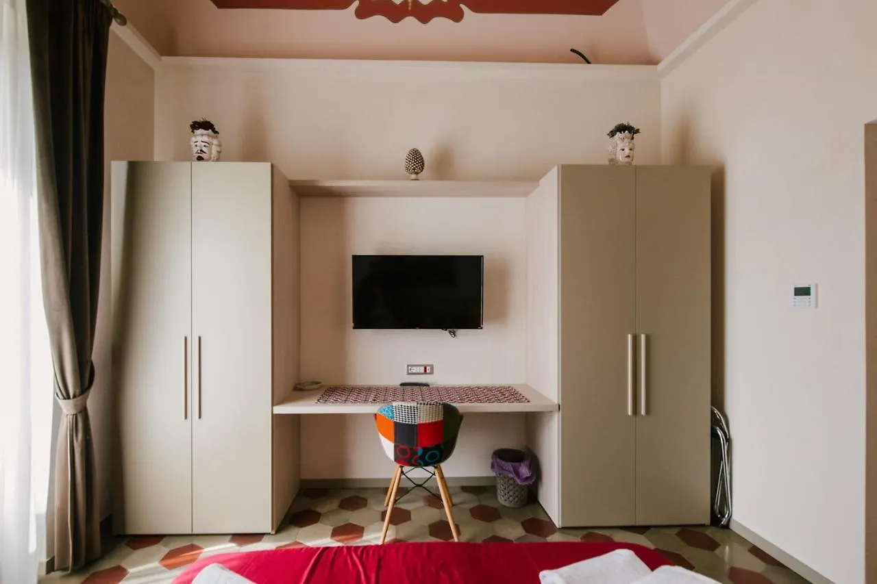 Le Camere dei Conti Modica 0*,  Italia